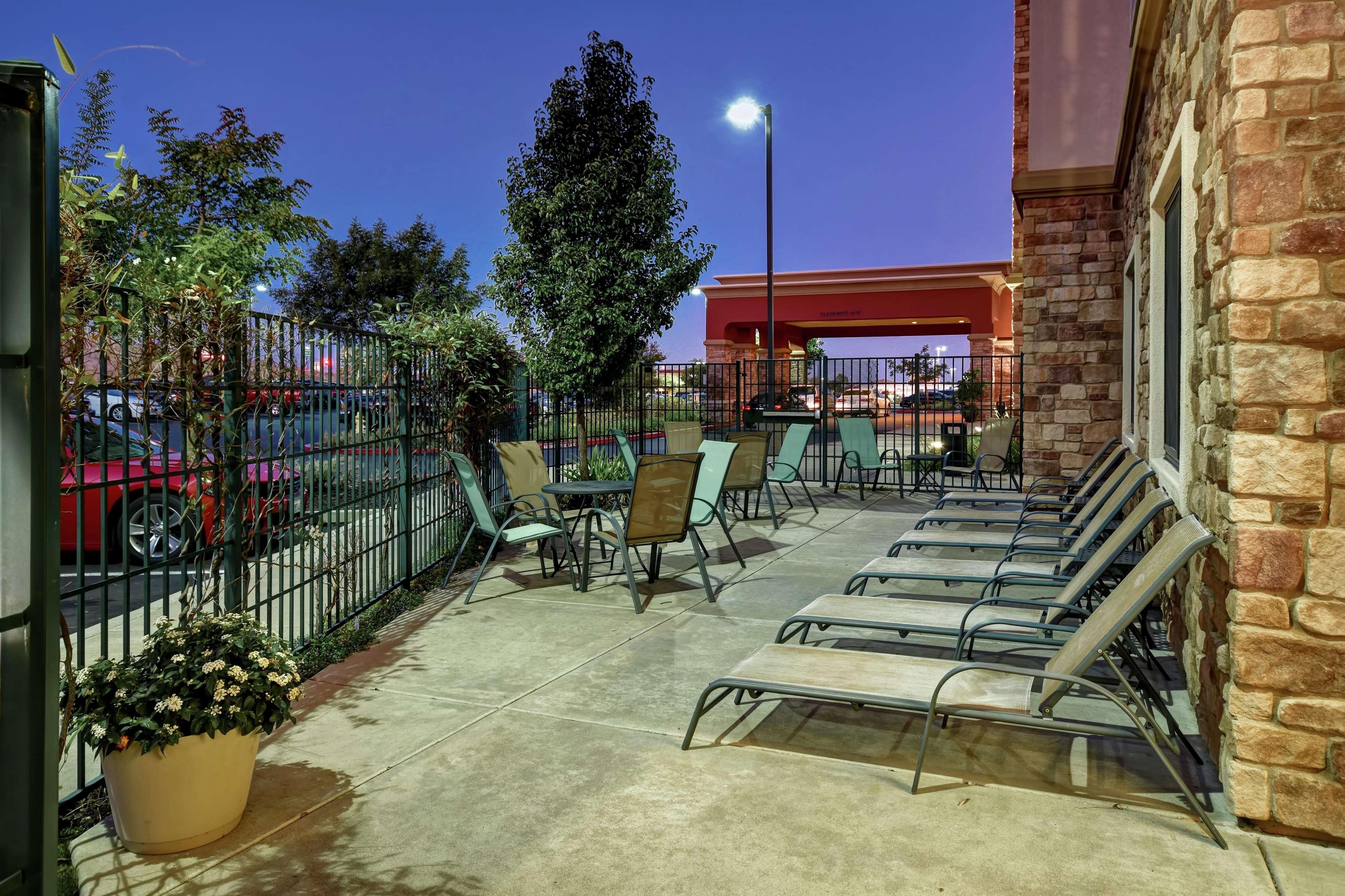 Hampton Inn & Suites Folsom Exteriör bild