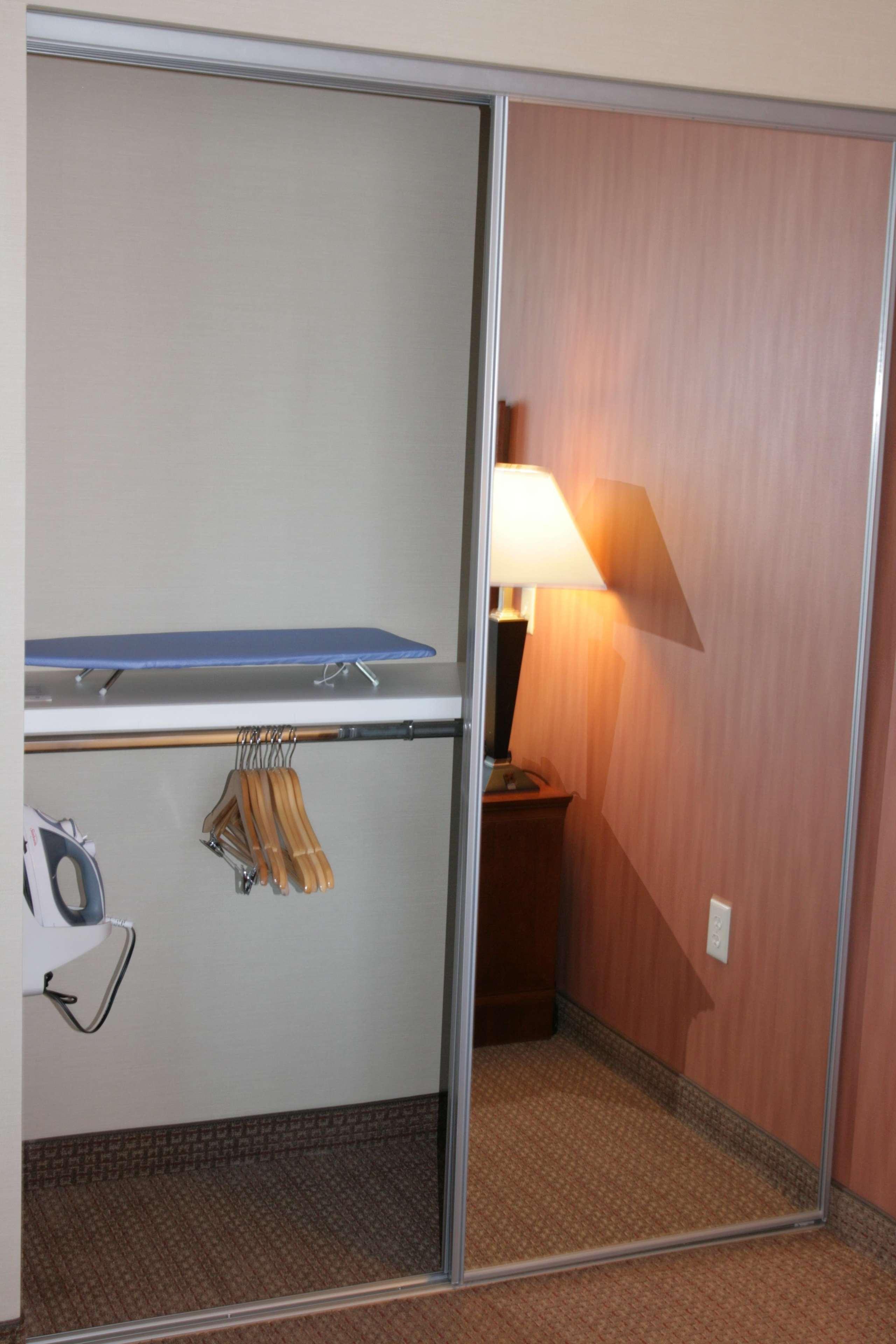 Hampton Inn & Suites Folsom Rum bild